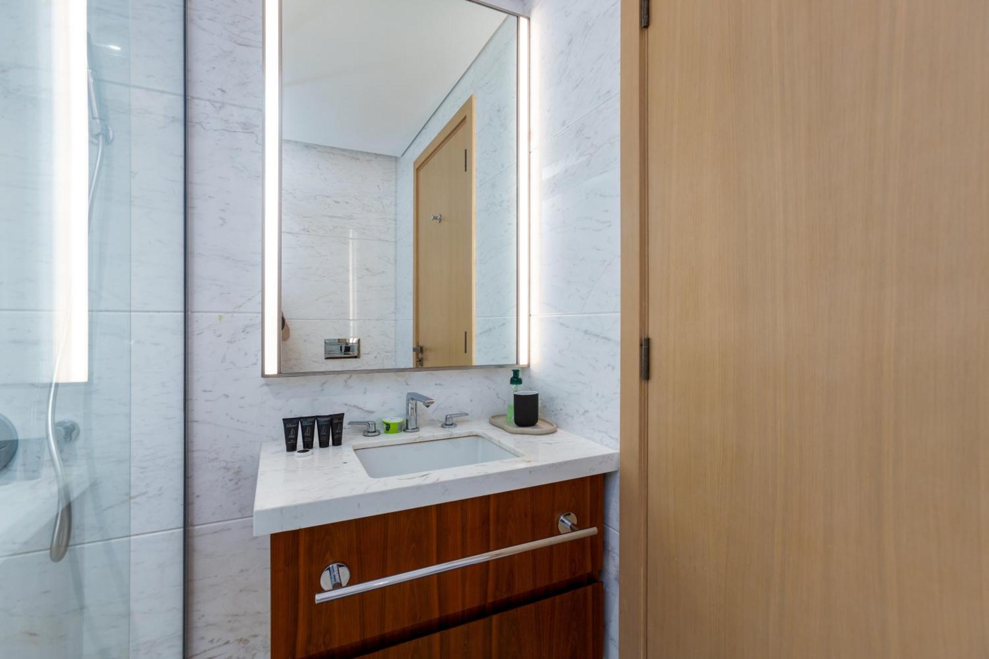 Modern 1Br Apartment, High Floor, Near Dubai Mall Exterior photo